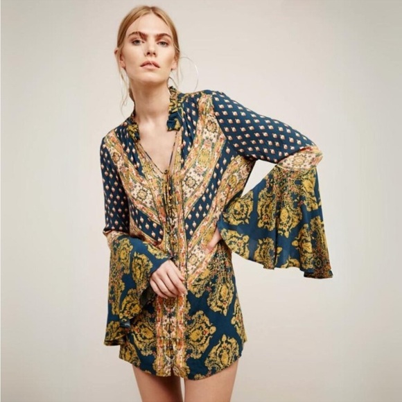 Free People Magic Mystery Long Flared Sleeve‎ V-Neck Tunic Size Small - Picture 1 of 7